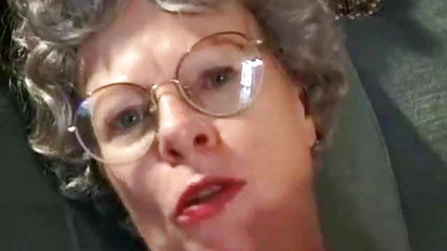 Порно Онлайн Без Регистрации Фигуристая дамочка жёстко скачет на члене любовника и громко стонет от наслаждения