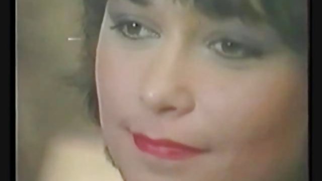 Порно Онлайн Без Регистрации Студентка в джинсовых шортах грубо порется в анал приятелем