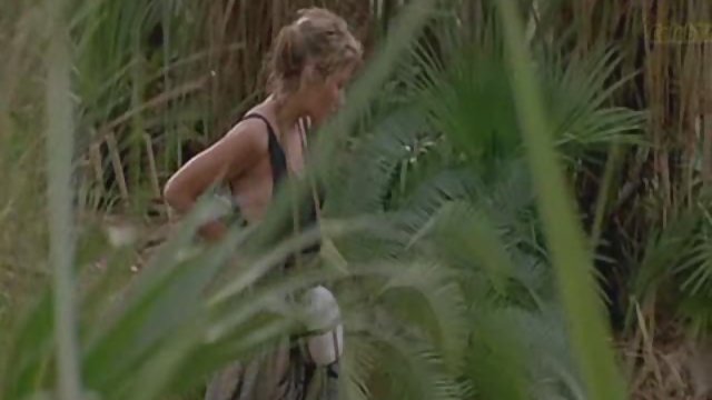 Порно Онлайн Без Регистрации Брюнетка в сапогах сосет длинный член и глотает сперму