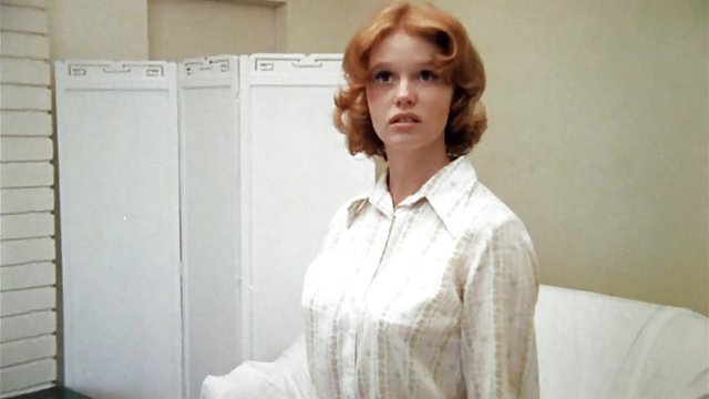 Порно Онлайн Без Регистрации Лесбиянки впервые используют страпон в своих играх