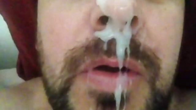 Порно Онлайн Без Регистрации Немецкая мамочка глубоко отсасывает мужу на вебкамеру