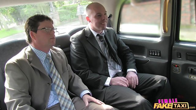 Порно Онлайн Без Регистрации Худая девушка в носочках наслаждается кунилингусом