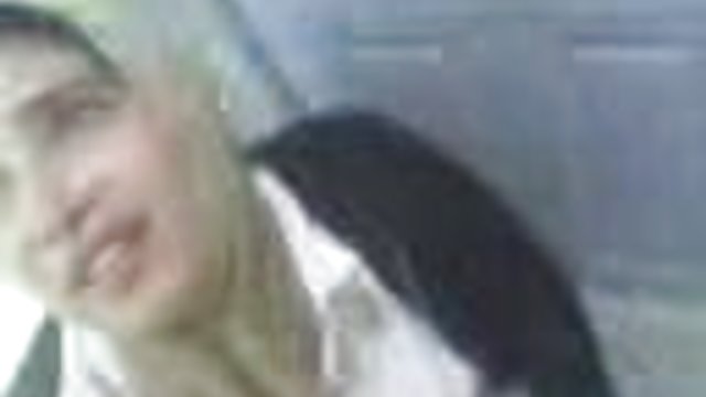 Порно Онлайн Без Регистрации Заигрывания супруги со своей попкой на лестнице