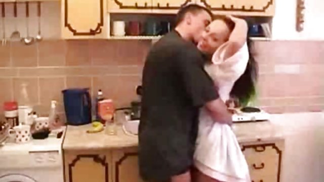 Порно Онлайн Без Регистрации Сексапильная блондиночка получила и романтический вечер и сочный секс