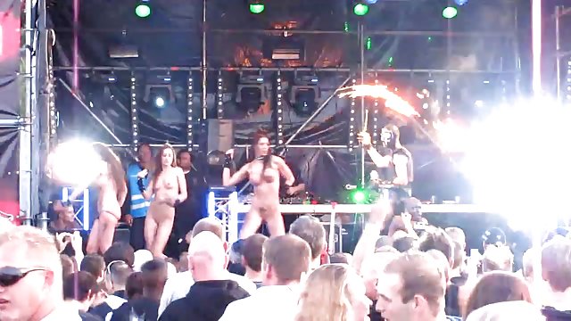 Порно Онлайн Без Регистрации Секретарша мастурбирует в офисе в свое удовольствие