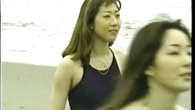 Порно Онлайн Без Регистрации Креативная любовница старательно вылизывает гигантский член и яйца негра