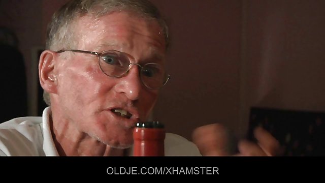 Порно Онлайн Без Регистрации Брюнетка на высоких каблуках дала вылизать свое влагалище