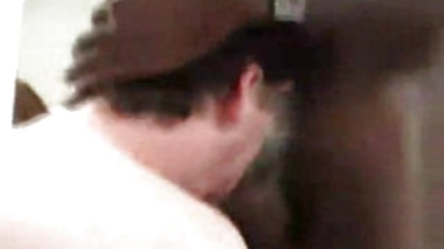 Порно Онлайн Без Регистрации Сучка разрешила парню в деловом костюме кончить в себя