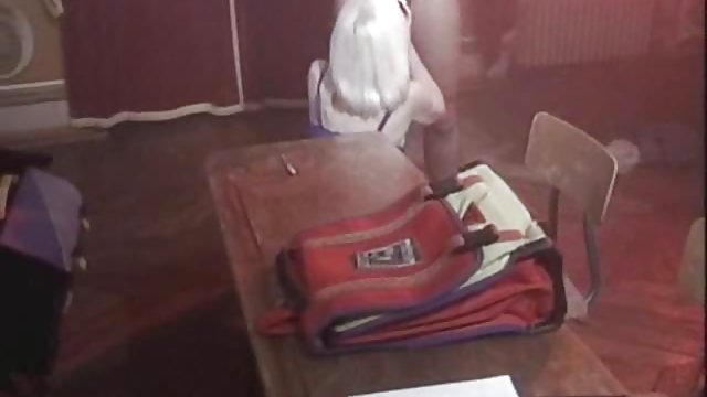 Порно Онлайн Без Регистрации Порно модель предоставила все дырки для сношения