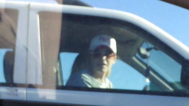 Порно Онлайн Без Регистрации Деваха с натуральными сиськами познакомилась с парнем в прачечной и трахнулась на стиральной машинке