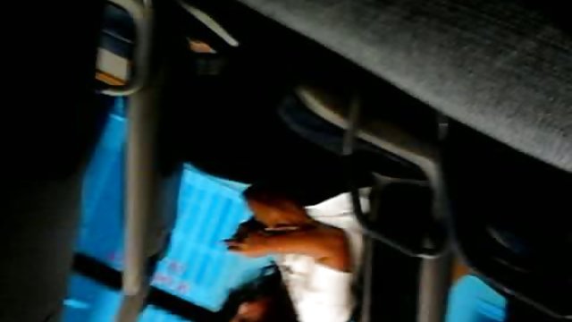 Порно Онлайн Без Регистрации Мужик с большим членом имеет двух порно звезд