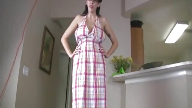 Порно Онлайн Без Регистрации Зрелая леди в чулках подставила попу молодому самцу