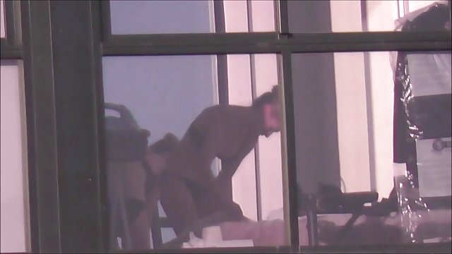 Порно Онлайн Без Регистрации Негритянская девушка завелась на секс со зрелой бабой