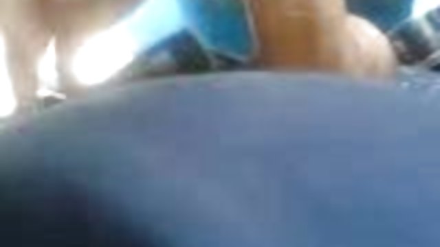 Порно Онлайн Без Регистрации Молодая кокетка чувствует жжение между ножек