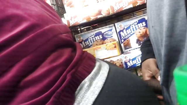 Порно Онлайн Без Регистрации Знойные красотки уговорили рыженькую подружку устроить с ними групповушку