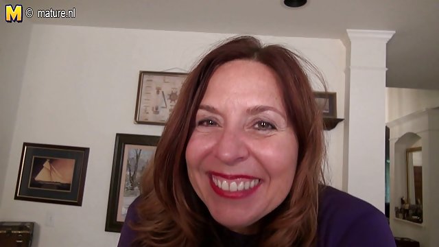 Порно Онлайн Без Регистрации Любительница в фетиш костюмчике ебется с двумя парнями