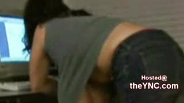 Порно Онлайн Без Регистрации Молодая звезда порно получает трах пизды в позе раком