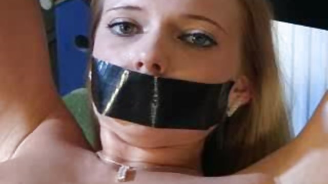 Порно Онлайн Без Регистрации Латинская шлюха мастурбирует в соло двумя фаллосами