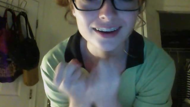 Порно Онлайн Без Регистрации Брюнетка с большой грудью трахается на теплом песке