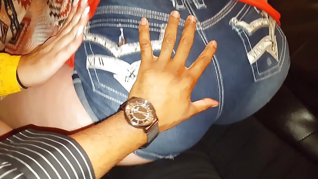 Порно Онлайн Без Регистрации Татуированная брюнетка сделала отсос хуя на улице и проглотила кончу