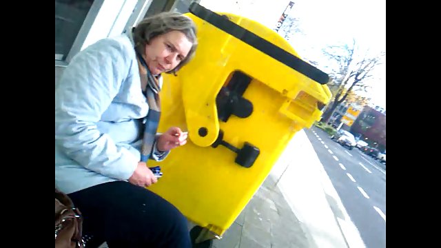 Порно Онлайн Без Регистрации Брюнетка с маленькими грудями романтично трахается в позе наездницы