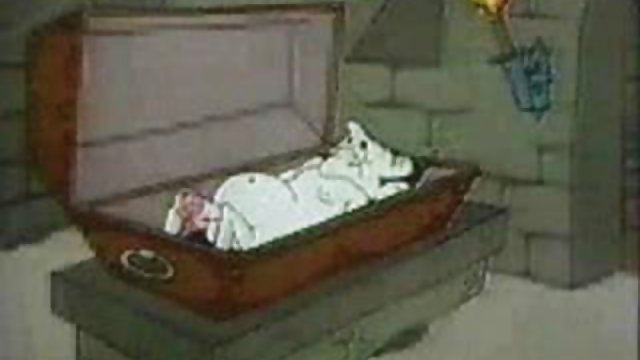 Порно Онлайн Без Регистрации Пышная блондинка трахает себя в соло на стильной простыне