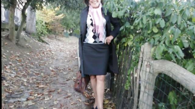 Порно Онлайн Без Регистрации Брюнеточка с большими сиськами ебется в пизду от 1-го лица