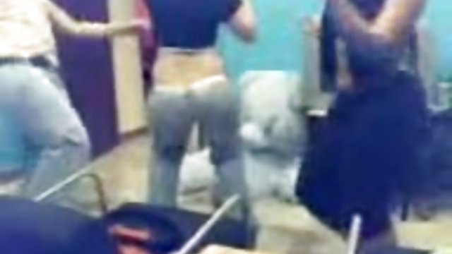 Порно Онлайн Без Регистрации Красивые лесбиянки затеяли анальные игры в ванной