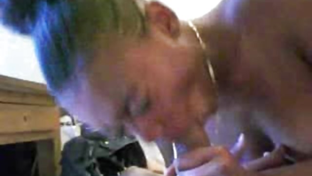 Порно Онлайн Без Регистрации Подружка соблазнила девку видом из-под шортиков