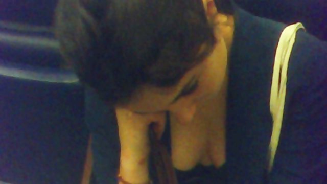 Порно Онлайн Без Регистрации Сучка крутит задницей и пиздой в обалденных прозрачных трусиках