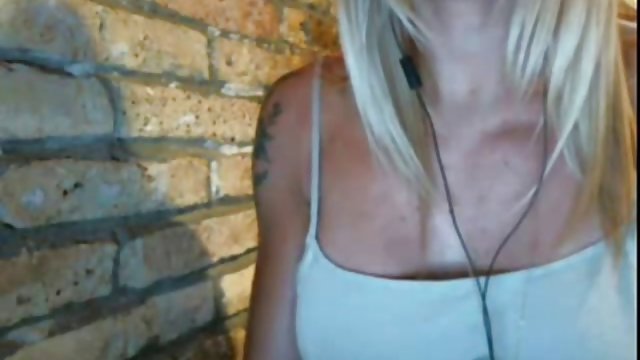 Порно Онлайн Без Регистрации Неугомонная дамочка мастурбирует секс игрушками анус и письку