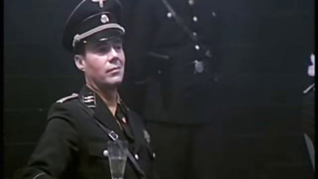 Порно Онлайн Без Регистрации Гламурная блондинка глубоко отсасывает черный член