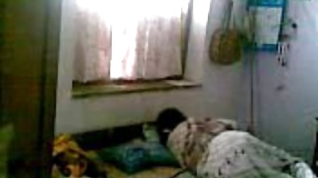 Порно Онлайн Без Регистрации Самодовольная брюнетка трахается в зад со спермой внутрь