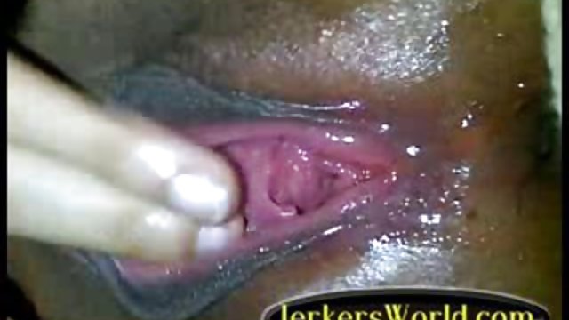 Порно Онлайн Без Регистрации Мужик мастурбирует киску азиатской девки на улице