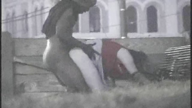 Порно Онлайн Без Регистрации Молоденькая развратница подставляет попку взрослому ухажеру