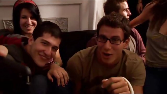 Порно Онлайн Без Регистрации Попка молоденькой девочки невинна как цветочек