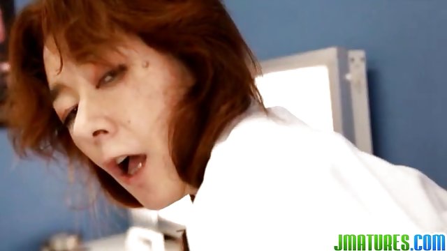 Порно Онлайн Без Регистрации Порно звезда отвезла парня домой и предложила близость