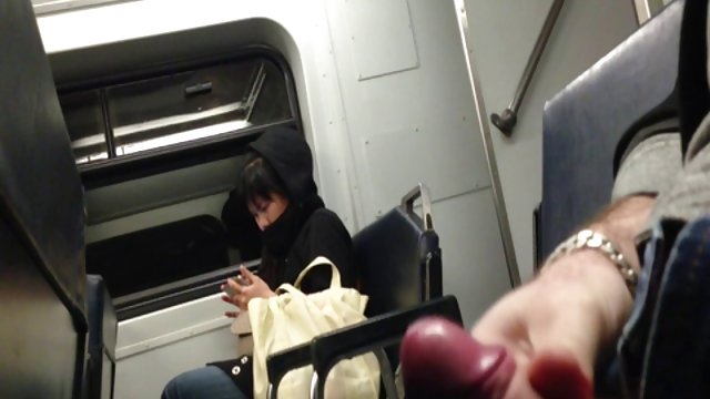 Порно Онлайн Без Регистрации Латинка в белых чулках ебется в анал на диване