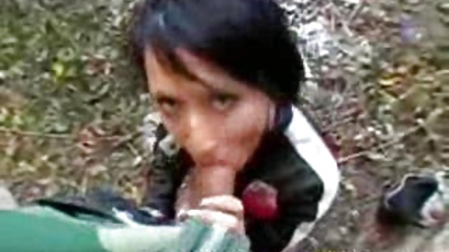 Порно Онлайн Без Регистрации Красивая студентка смазалась маслом для анальной мастурбации