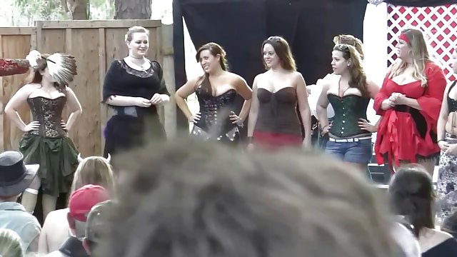 Порно Онлайн Без Регистрации Молоденькая девочка и ее заботливые сексуальные друзья