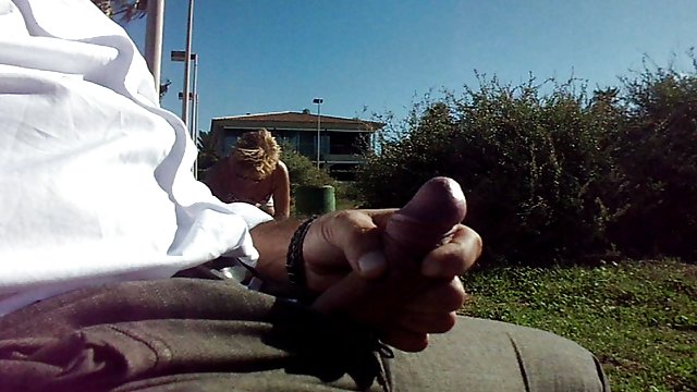 Порно Онлайн Без Регистрации Рыжеволосая девка в белом лифчике впервые трахается в зад