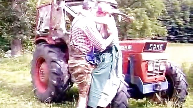 Порно Онлайн Без Регистрации Послушная гёрла дала добро устроить дома оргию в бдсм стиле и не прогадала с выбором