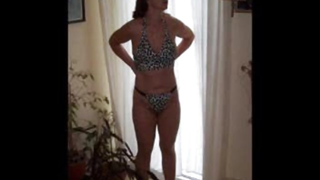 Порно Онлайн Без Регистрации Порно модель плотно подсела на мастурбацию струей воды в душе