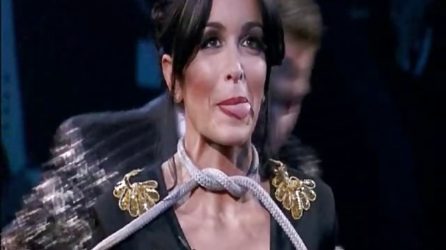 Порно Онлайн Без Регистрации Порно звезда позволила соседу не только крем для загара нанести