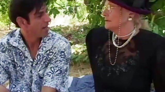 Порно Онлайн Без Регистрации Ненасытная азиатская сучка получает на радость грубую и жесткую анальную порку