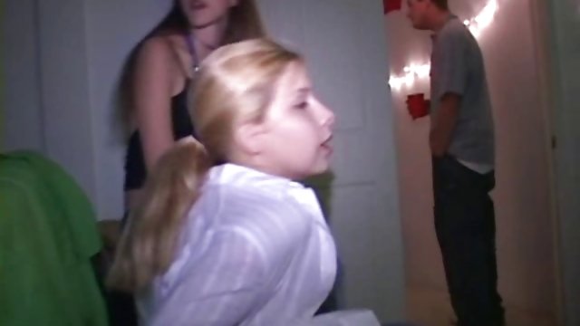 Порно Онлайн Без Регистрации Муженёк пригласил нигера с огромным членом для своей ненасытной жёнушки