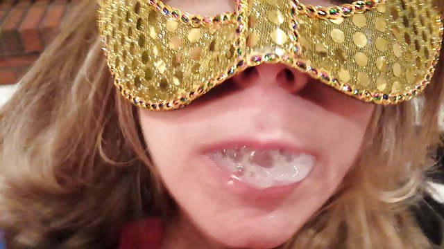 Порно Онлайн Без Регистрации Брат и сестра устроили с большегрудой гостьей утреннюю оргию