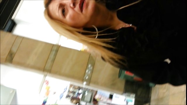 Порно Онлайн Без Регистрации Шлюха с красивыми грудями жарит себя фаллоимитатором