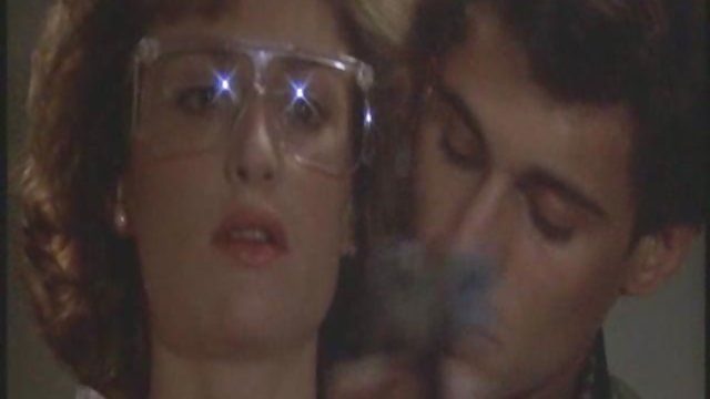 Порно Онлайн Без Регистрации Знойной брюнеточке и её киске показали настоящую хардкорную порку