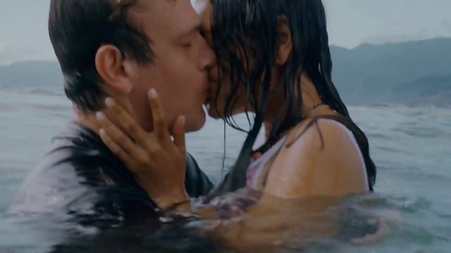 Порно Онлайн Без Регистрации Девушка мчится к парню через весь город по первому зову